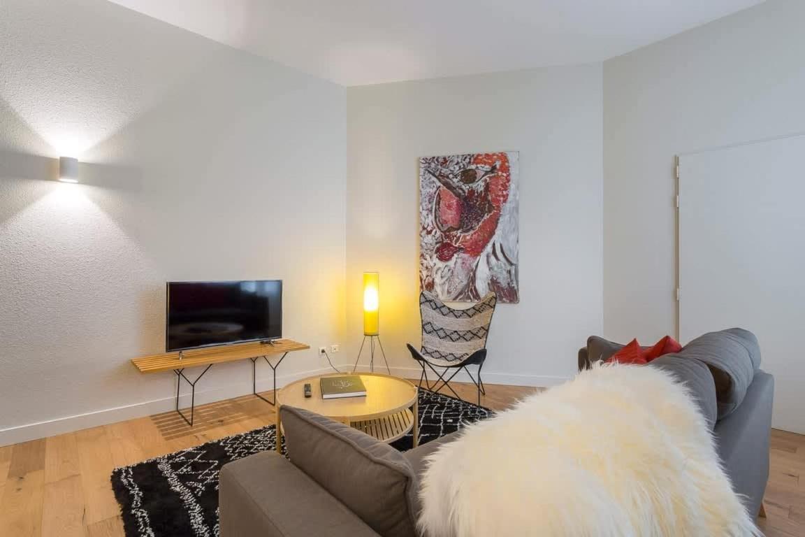 Arbre Sec - T2 - Meuble Tres Calme Apartamento Lyon Exterior foto