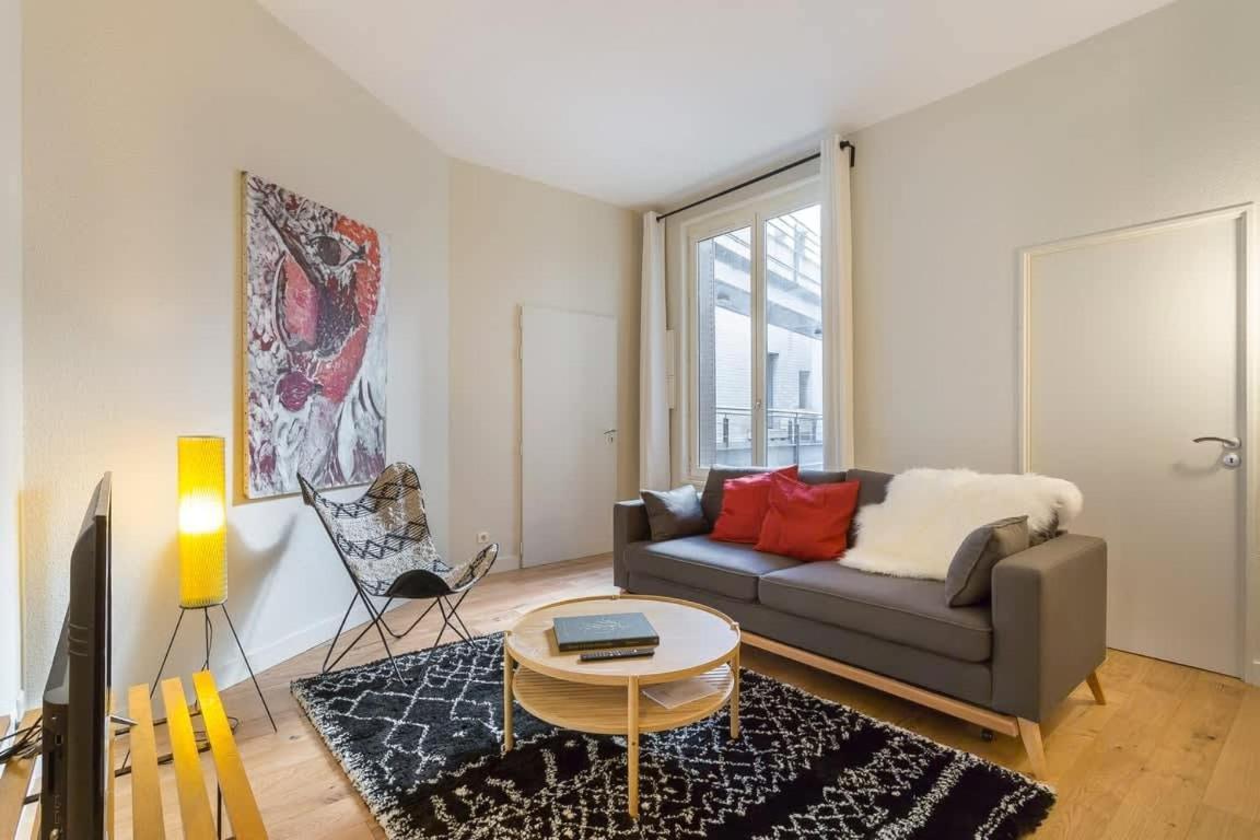 Arbre Sec - T2 - Meuble Tres Calme Apartamento Lyon Exterior foto